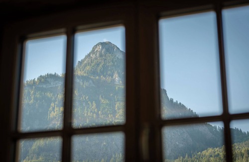 Strobl Apartment | Chalet Apartment with Sauna for 2 Guests | at Lake Wolfgang | schwalbenNEST