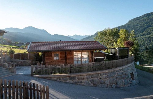 Fliess Ski Chalet | Chalet Hittli 1065 – Authentic Tyrolean Chalet with Private Sauna, Guest Card, Mountain View