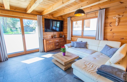 Aich House | “Chalet Huber” by Alpenidyll Apartments – Alpine Charm Meets Modern Comfort
