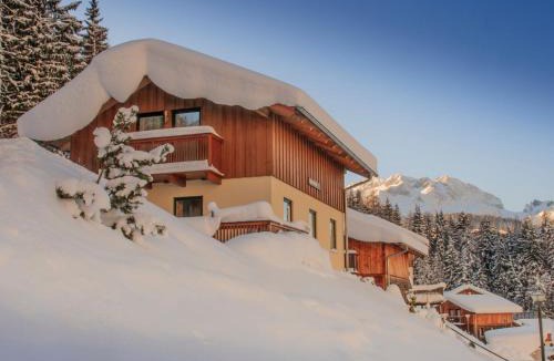 Annaberg im Lammertal Ski Chalet | Chalet in Annaberg-Lungötz with a community pool