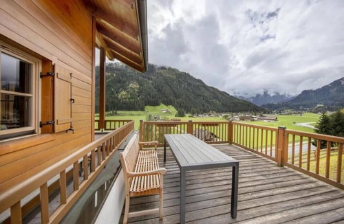 Wald im Pinzgau Ski Chalet | Chalet in Wald im Pinzgau near Ski Bus & Pool