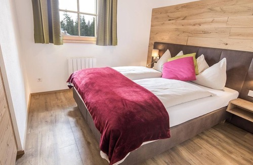 Weisspriach Bed & Breakfast | Chalet resting time 3 bedroom sauna in the house - Chalet village Fanningberg