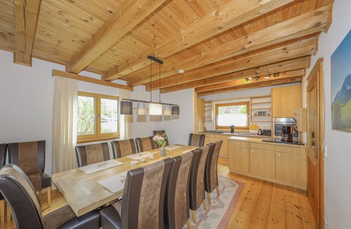 Oberndorf bei Kitzbuhel House | Chalet Villa Rosa in the 5000 m² hotel garden - Rosenhof
