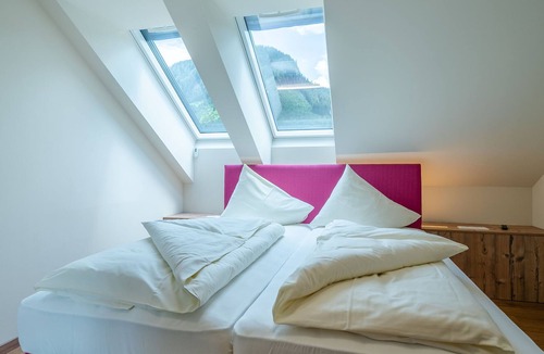 Gosau Apartment | Charming Apartment in Gosau with shared Sauna