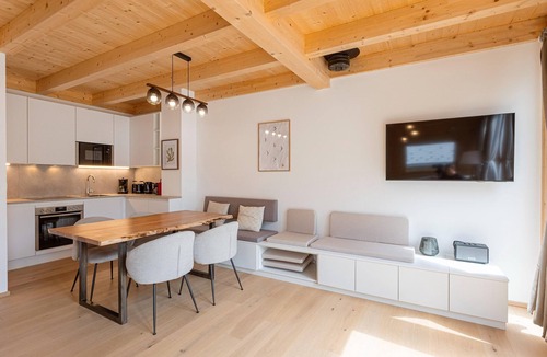 Schonberg House | Charming chalet near ski resort