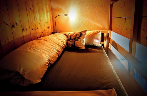 Ebbs House | Charming Guest Room in Ebbs Nature, Comfort, and Adventure