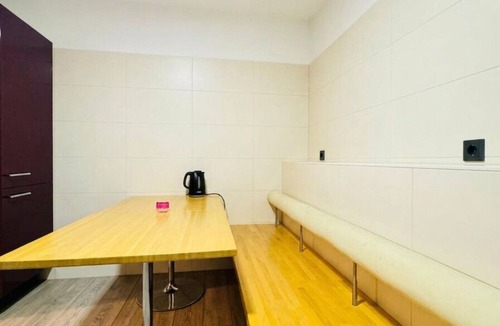 Grinzing Villa | Charming Villa Stay | Garden & Parking Included