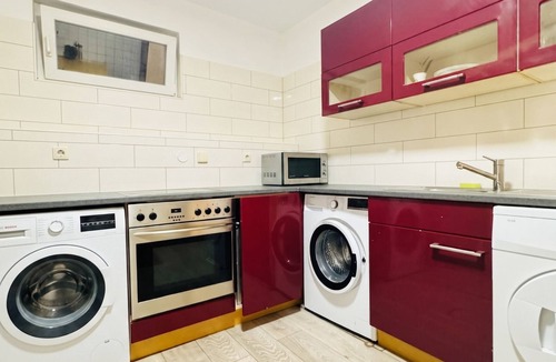 Grinzing Villa | Charming Villa Stay | Garden & Parking Included