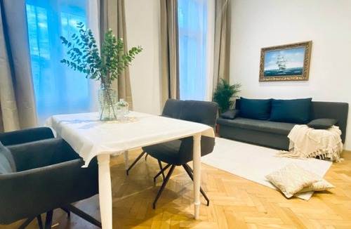 Rudolfsheim-Funfhaus Apartment | Chic 1BR Apt 4 Min to Stadthalle, Near Westbahnhof