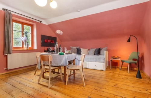 Klagenfurt am Woerthersee Apartment | City-Loft in Villa 100und10 - Charmantes Dachstudio beim Lendkanal