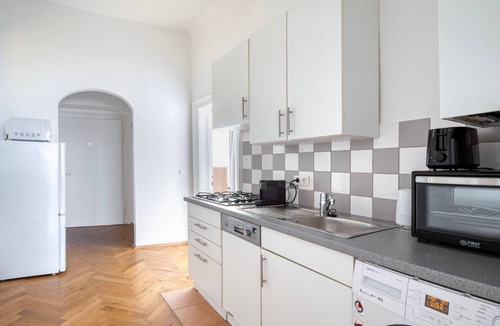 Weißgerber Apartment | Clean Landstraße 1BR w/Elevator, nr Restaurants, by Blueground