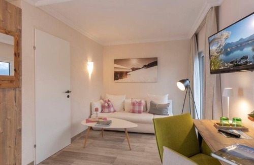 Ried Cottage | Comfort double room approx. 25m² with balcony & lake view - HOTEL garni SEEHANG & Seelounge