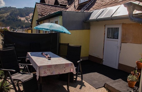 Huettenberg House | "Colourful Mountain Happiness 1923" – your all-inclusive retreat at 1,100 m above sea level!