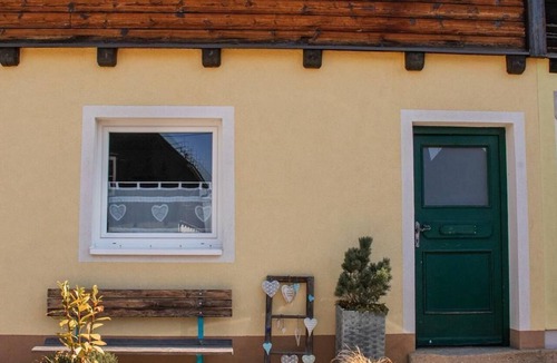 Huettenberg House | "Colourful Mountain Happiness 1923" – your all-inclusive retreat at 1,100 m above sea level!