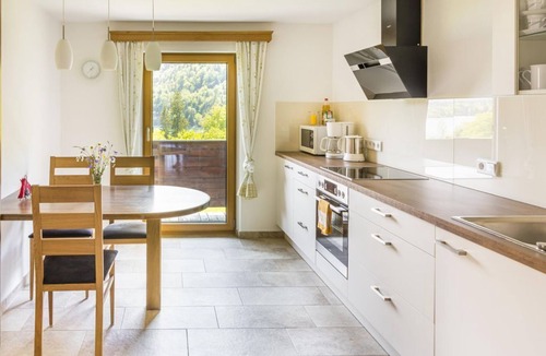 Faistenau House | Comfort room with shower and toilet - organic farm Seemanngut