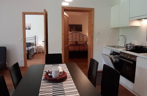 Untertschern Apartment | Comfortable flat in Bach with small garden