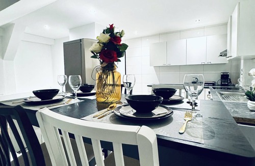 Liesing Apartment | Comfortable Budget Room near Liesing