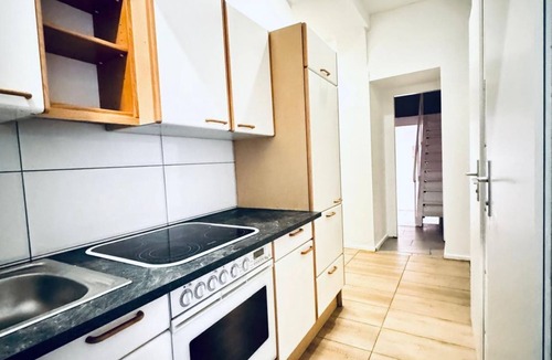Wahring Apartment | Comfortable & Clean Private Room, Close to Transit