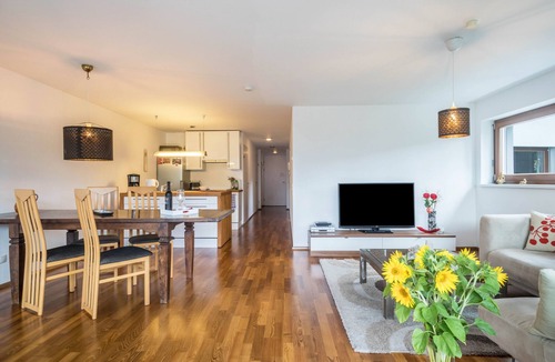 Bregenz Apartment | Comfortable Holiday Apartment "Felix" with Balcony, Wi-Fi & TV