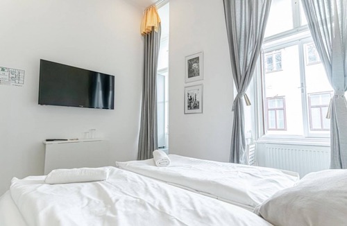 Mariahilf Hotel | Comfortable Hotel Room for 2