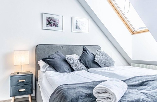 Favoriten Hotel | Comfortable Room Hauptbahnhof - Air conditioned