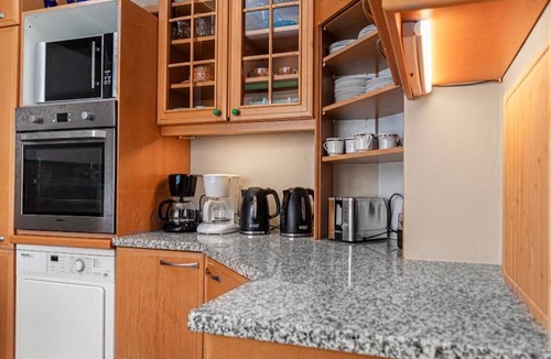Grinzing Villa | Comfy Room in Shared Villa w/Free Parking