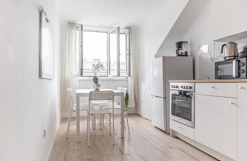 Meidling Apartment | Convenient 2BR Apt. Near U6 Station am Schöpfwerk