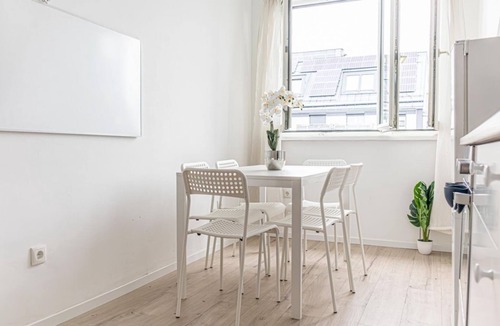 Meidling Apartment | Convenient 2BR Apt. Near U6 Station am Schöpfwerk
