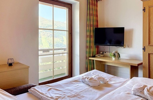 Katschberg Apartment | Cosy apartment for 2 guests with WIFI, TV, balcony and pets allowed