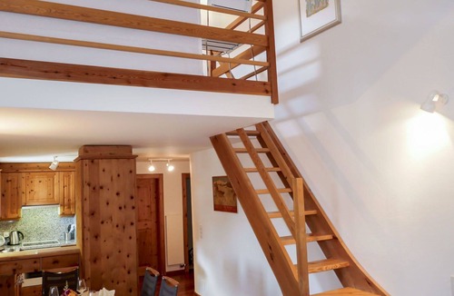 Sils-Maria Apartment | Cosy apartment for 4 guests with WIFI, TV, balcony and pets allowed