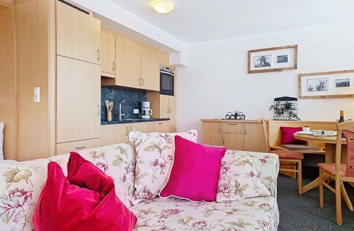 Navis Apartment | Cosy apartment for 2 guests with WIFI, TV and terrace