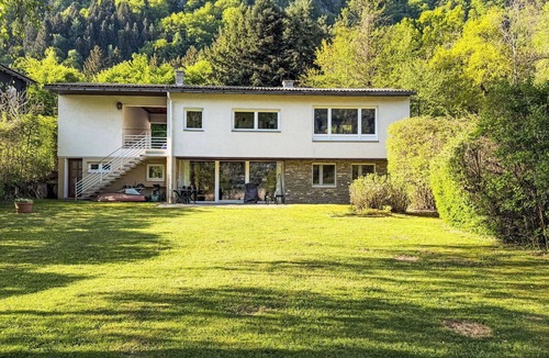 Landskron Apartment | Cosy apartment for 3 guests with WIFI, terrace and pets allowed