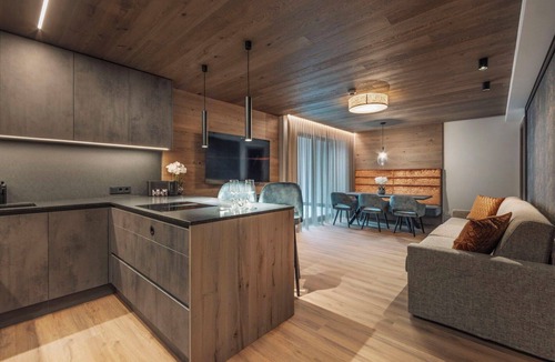 Ischgl Apartment | Cosy apartment for 4 guests with WIFI, TV, balcony and pets allowed