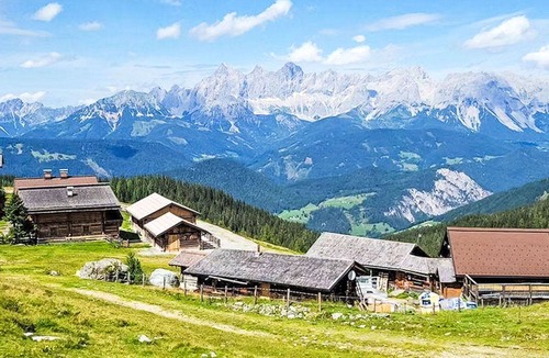 Forstau Apartment | Cosy apartment for 4 people with WIFI, TV, terrace, pets allowed and panoramic view