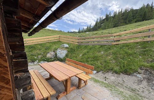 Forstau Apartment | Cosy apartment for 4 people with WIFI, TV, terrace, pets allowed and panoramic view