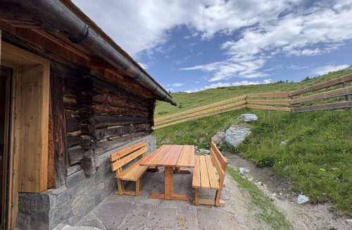 Forstau Apartment | Cosy apartment for 4 people with WIFI, TV, pets allowed and panoramic view