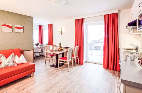 Mathon Apartment | Cosy apartment for 4 people with WIFI, TV, balcony, pets allowed and panoramic view