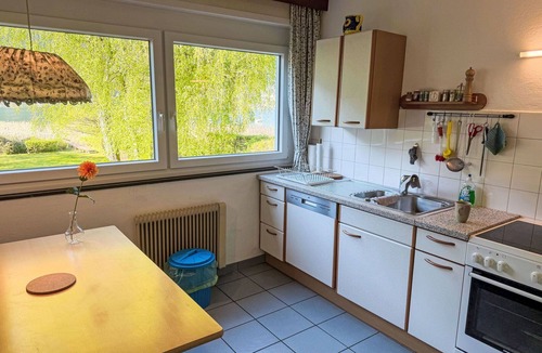 Landskron Apartment | Cosy apartment for 7 people with WIFI, TV, terrace and pets allowed