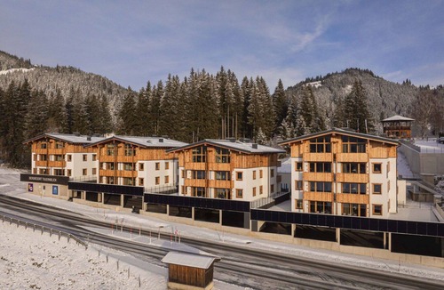 Paß Thurn Apartment | Cosy apartment for 10 people with pool, WIFI, TV and terrace
