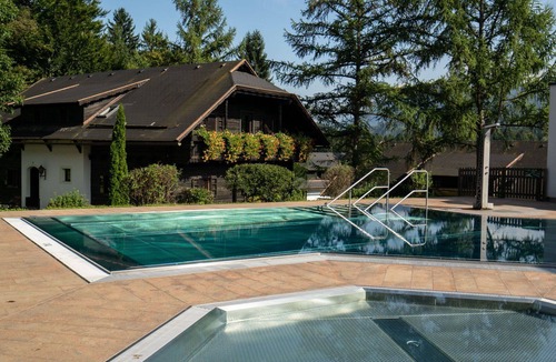 Latschach Apartment | Cosy apartment for 6 people with WIFI, pool, TV and pets allowed