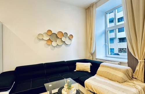 Brigittenau Apartment | Cozy 1BR Apartment | Just 12 min to Praterstern