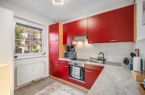 Schwechat Apartment | Cozy Apartment near Airport & City Center with Private Garden