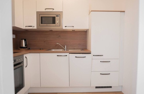 Rudolfsheim-Funfhaus Apartment | Cozy Penthouse with a terrace by Schönbrunn Palace