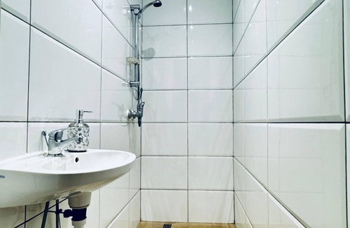 Wahring Apartment | Cozy Private Room in Shared Apt. Great Location