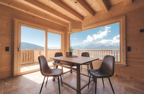 Weerberg Apartment | Cozy two-storey log cabin apartment on the forest/piste with valley and pool view