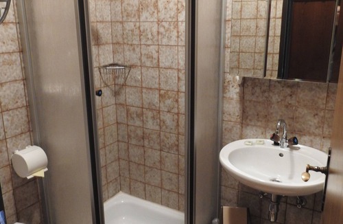 Kernhof Apartment | Cozy vacation apartment with large balcony (pets allowed)