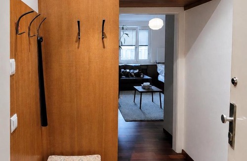 Innere Stadt Apartment | CozyNite Vienna Old Town - Modern & Central