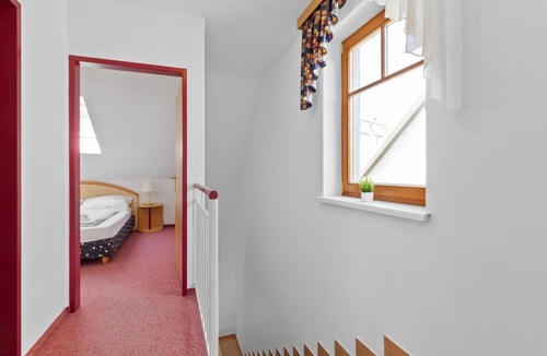 Lutzmannsburg Ski Chalet | DAS BURGENNEST Chalet 2 - Familienchalet für 4 mit privatem Bademantelgang zur Therme