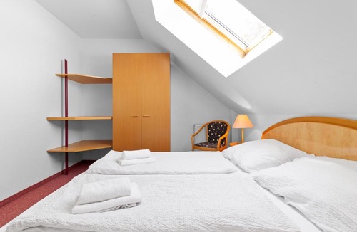 Lutzmannsburg Ski Chalet | DAS BURGENNEST Chalet 2 - Familienchalet für 4 mit privatem Bademantelgang zur Therme