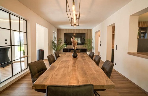 Neustadtl House | Das Freyenstein